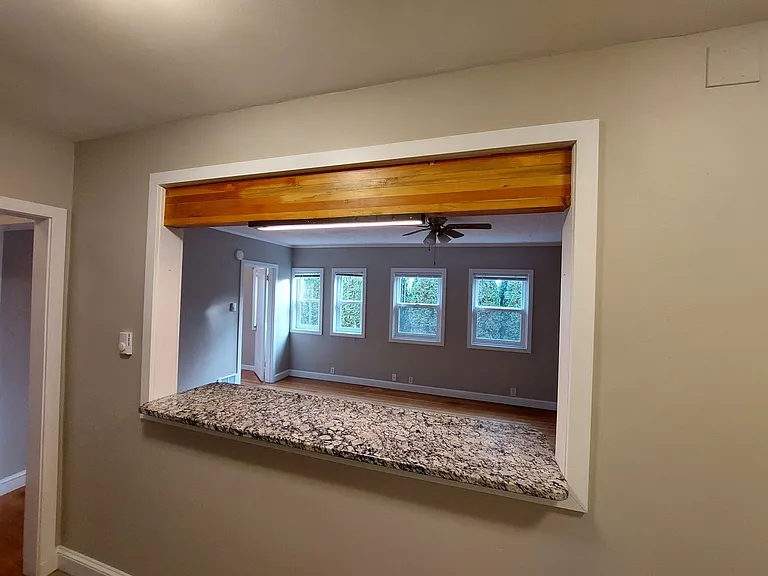 2516 Cornwall Ave #8 — Photo 8