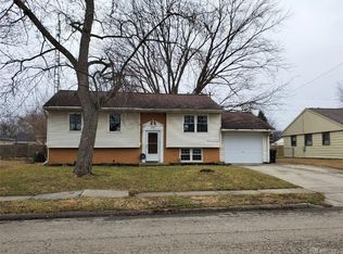 1902 Commonwealth Dr, Xenia, OH 45385