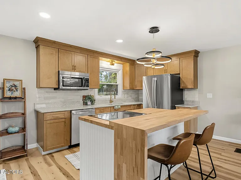 6741 Heatherbrook Dr — Photo 10