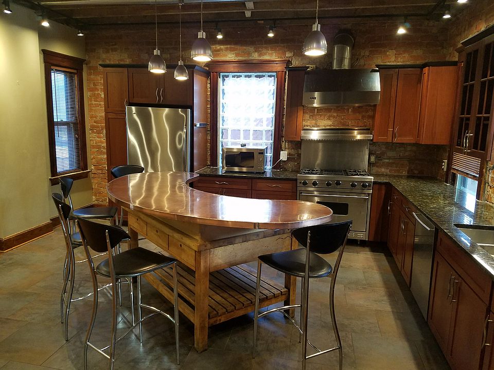 The chef's kitchen is amazing!