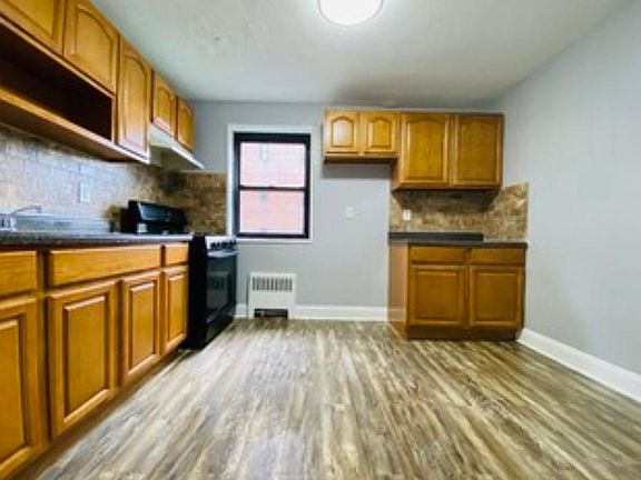 3rd image of 33 S Munn Ave #2
