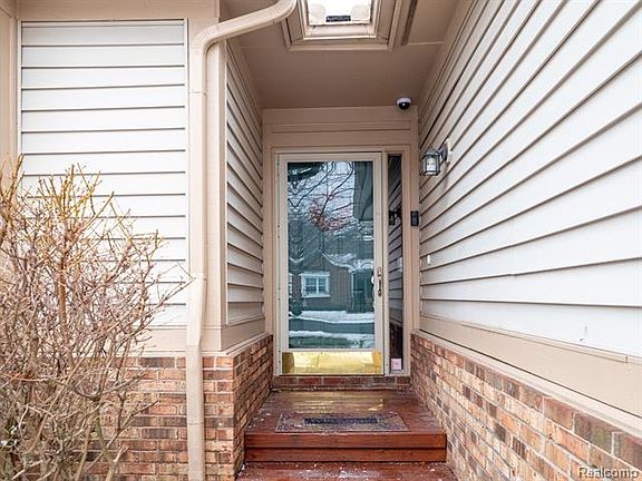 3rd image of 30830 Palmer Dr #1
