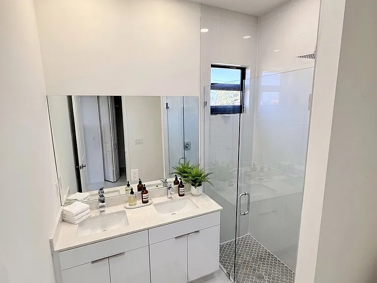 4226 NW 32nd Ln — Photo 31