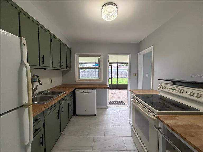 710 Winthrop Pl — Photo 19