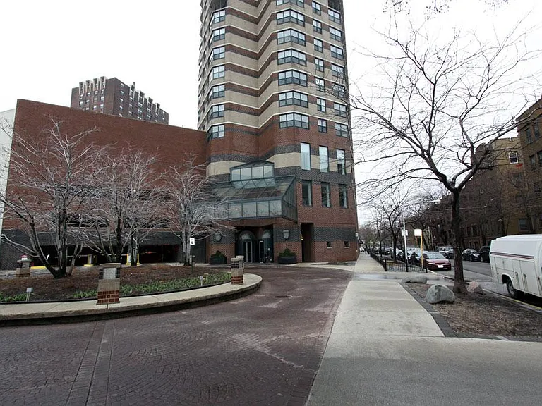3660 N Lake Shore Dr #3309 — Photo 2