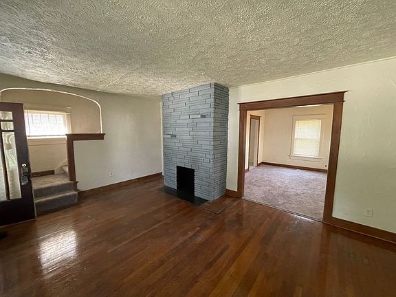 2nd image of 313 Fernwood Ave