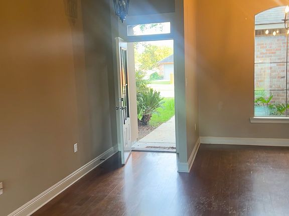 2nd image of 17045 Glenwood Springs Dr