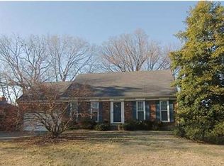 6810 Riggs Dr, Louisville, KY 40291