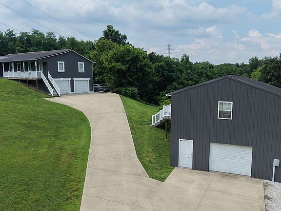 3rd image of 751 Barker Rd