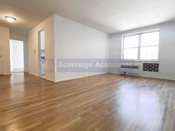2nd image of 3555 Oxford Ave APT 6F