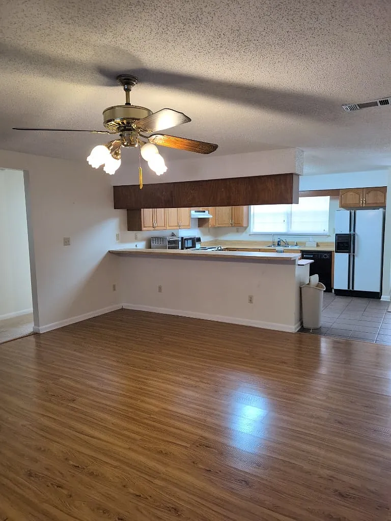 133 Winchester Way — Photo 4