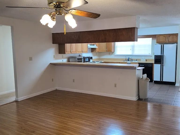 133 Winchester Way — Photo 4