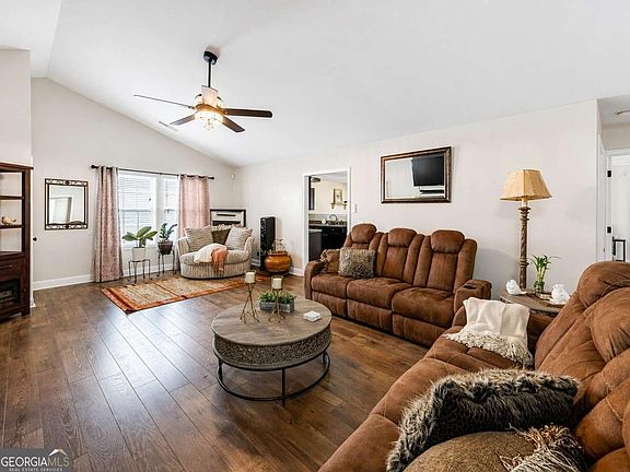 4th image of 238 Raleigh Way