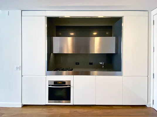 Rented by R New York | media 9