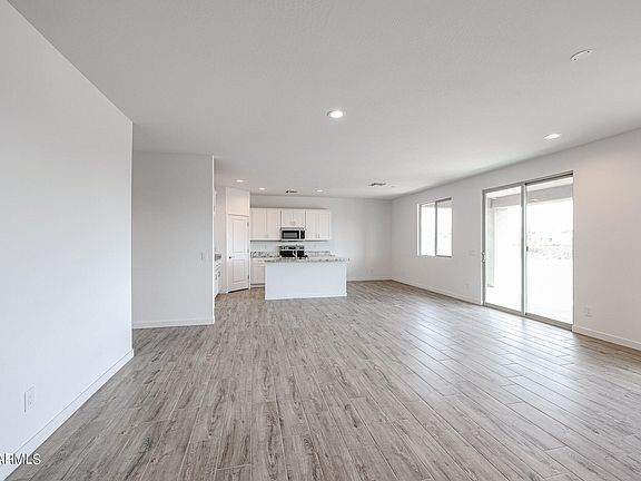 4th image of 48019 N 15TH Avenue