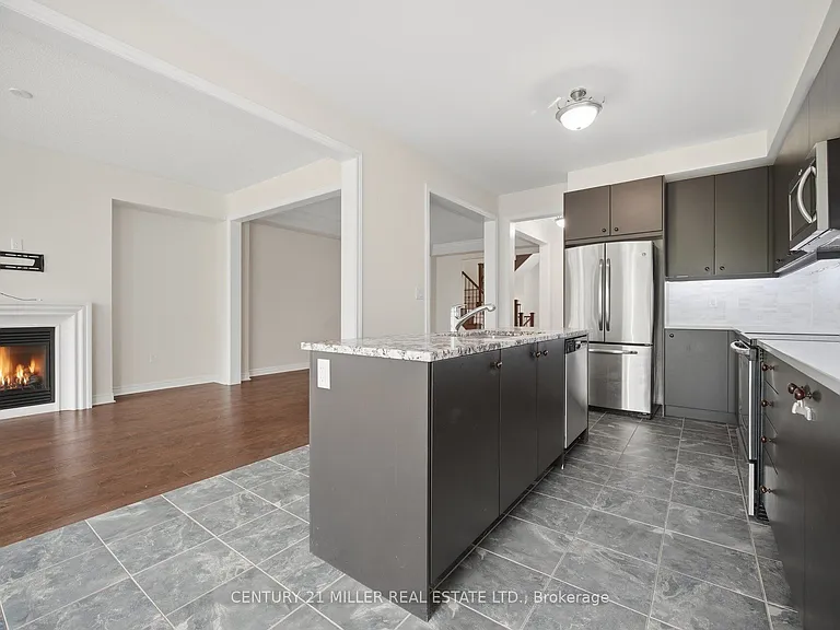 2455 Village Cmn — Photo 9