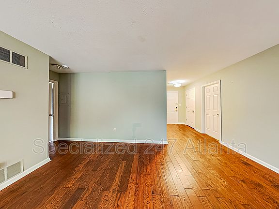 2nd image of 4205 Pine Heights Dr NE