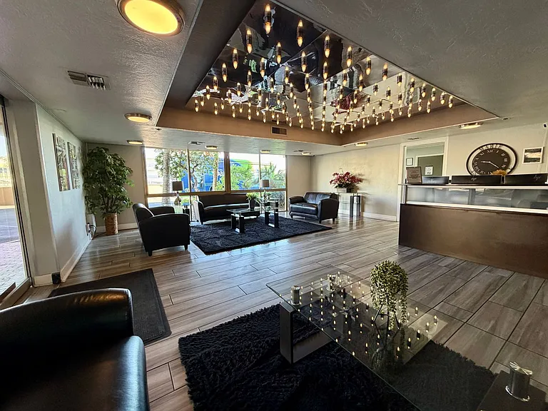 205 E Harmon Ave #902 — Photo 4