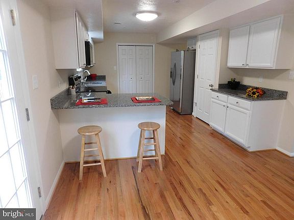 4th image of 810 White Sands Dr
