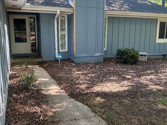 2nd image of 398 Stone Edge Rd
