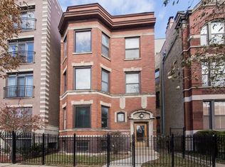 930 W Barry Ave #1, Chicago, IL 60657
