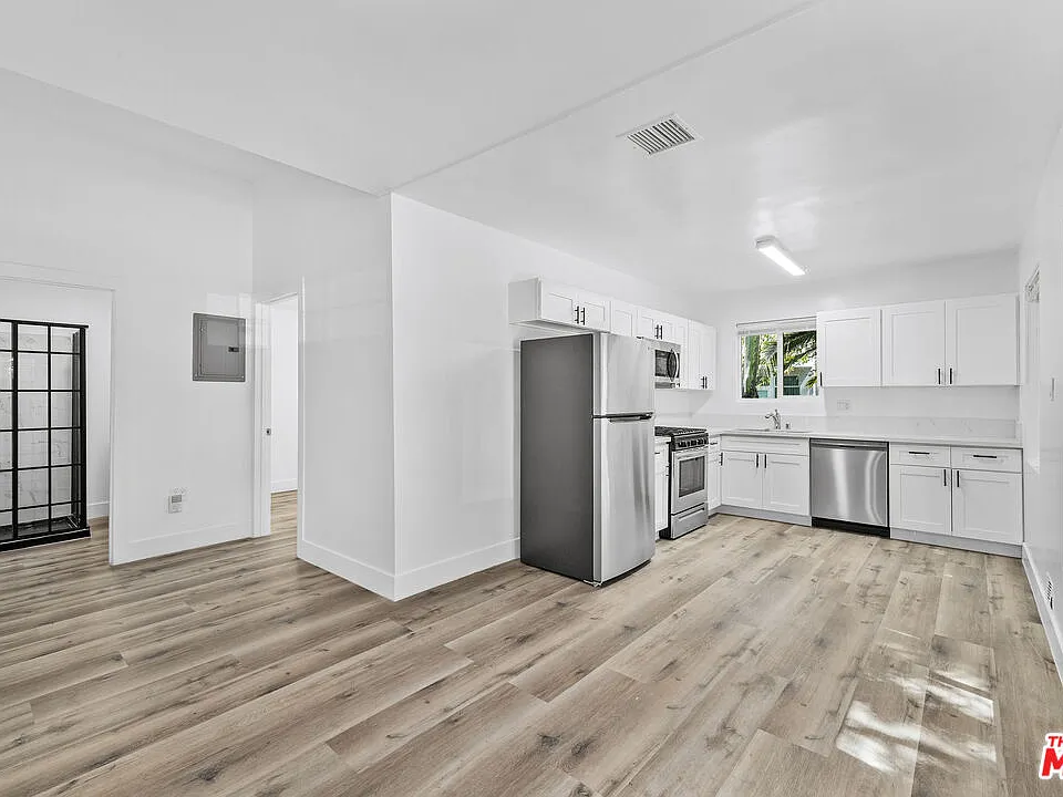739 Westbourne Dr