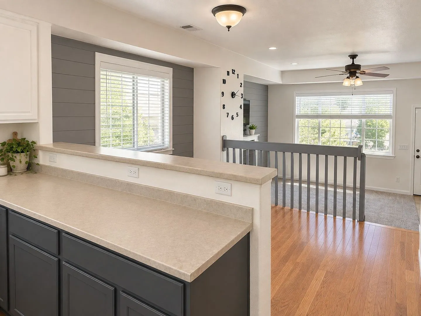 Spacious 2BR Townhome in Denver — Photo 4