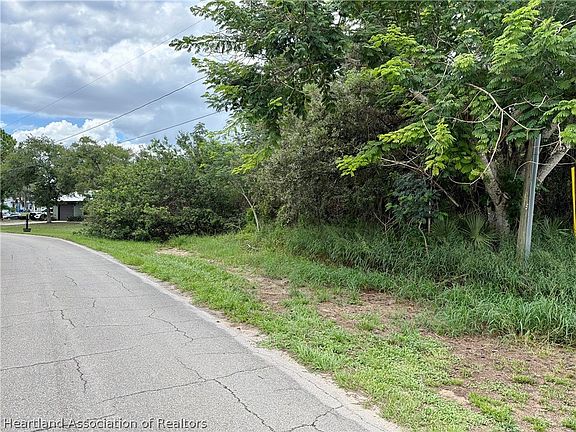 3rd image of 2670 N Labelle Rd