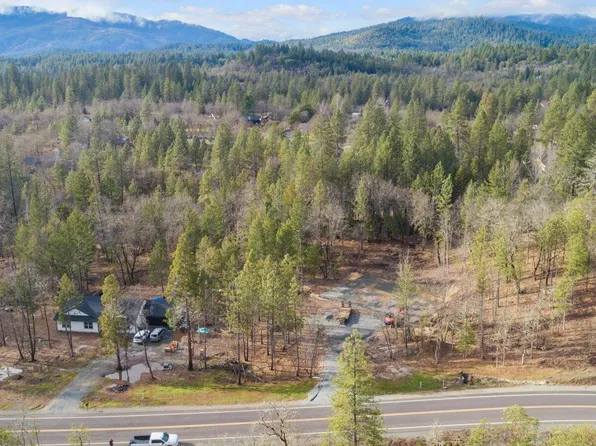 1442 Ellison Loop, Merlin, OR 97532