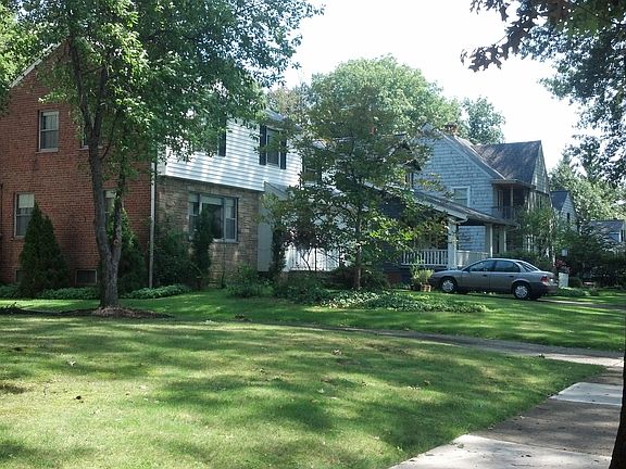 3rd image of 5247 Lynd Ave
