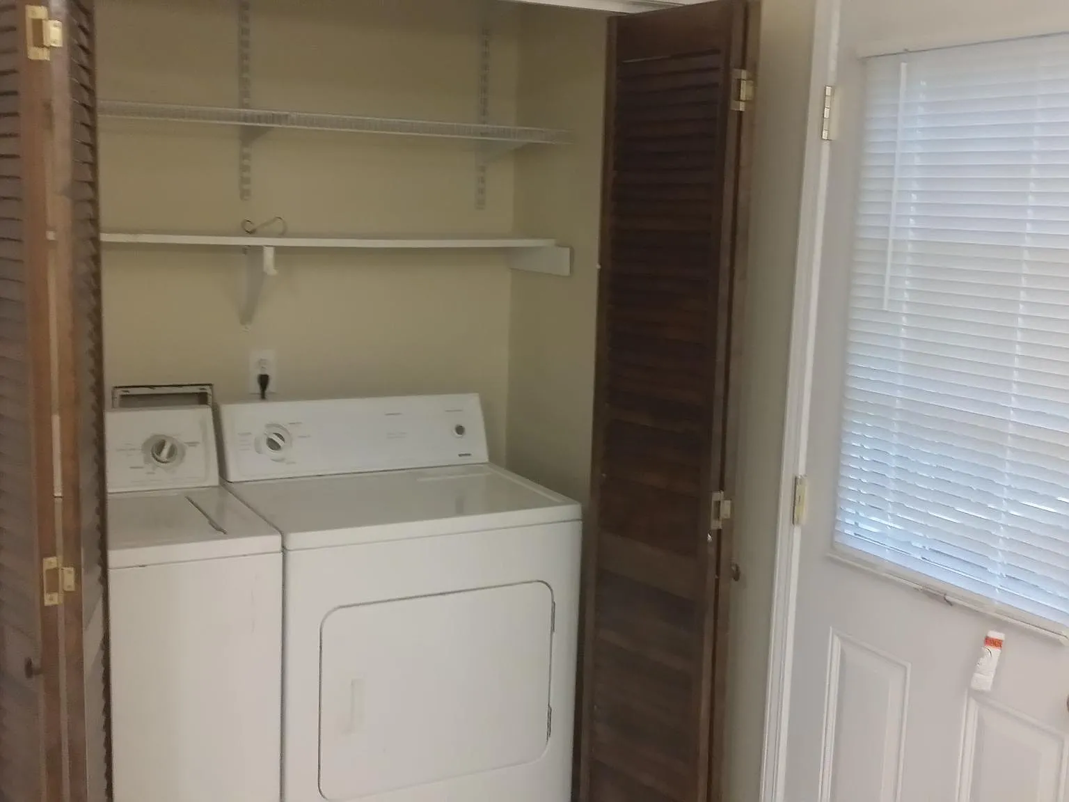 3 bed, 2.5 bath, 1678 sqft, $2,150 — Photo 3