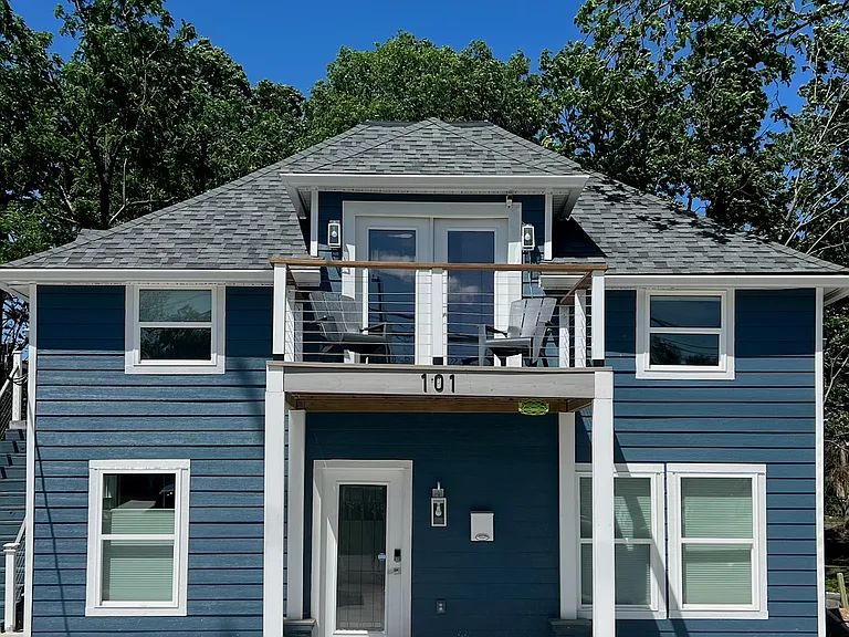 101 Moberly Ave #2 — Photo 8