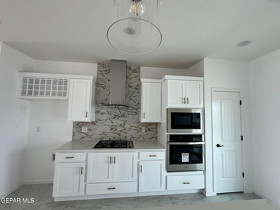 3rd image of 15132 Endurance Ave