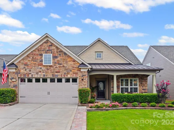 276 Grovefield Dr, Fort Mill, SC 29715