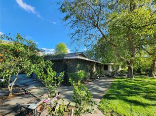 140 W Broadbent Dr, Riverside, CA 92507