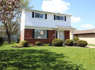 25857 Arrowhead St, Southfield, MI