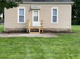 111 W South St, Seymour, IL 61875