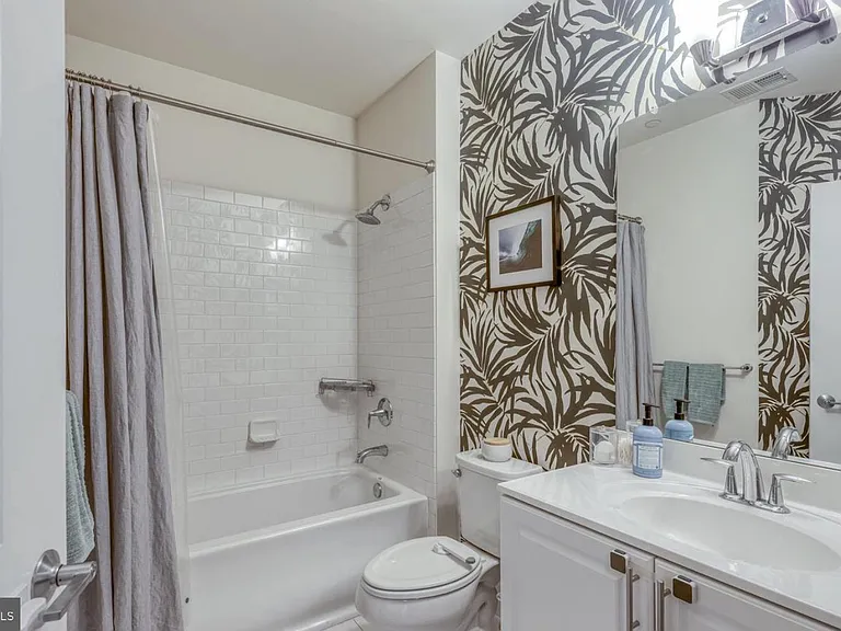 600 S 24th St #304 — Photo 21