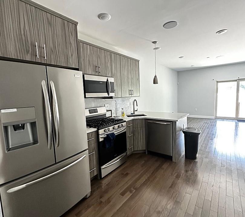1st image of 2016 N Franklin St #1A