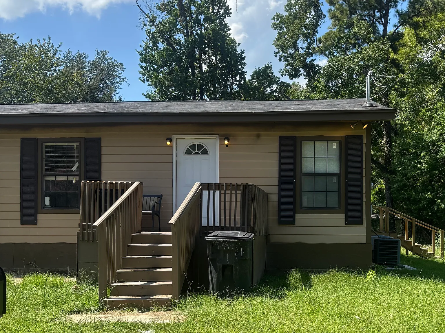 317 Glen Rose Dr Apt B — Photo 2