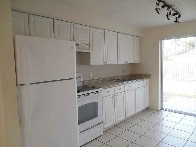 6821 Jackson St — Photo 3