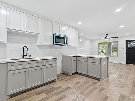4th image of 3016 Quince Ave