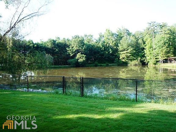 5th image of 77 Hidden Lakes Dr