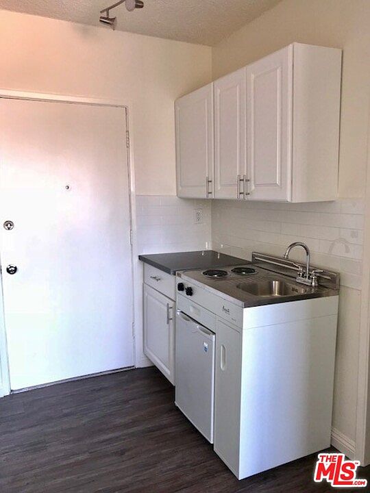 2nd image of 151 N Hoover St APT 14