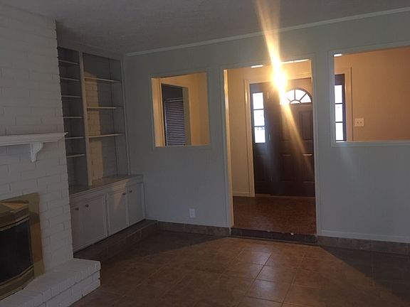 Entry from front door to den