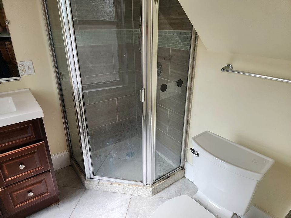 2nd image of 10-28 Centennial Pl #17303366