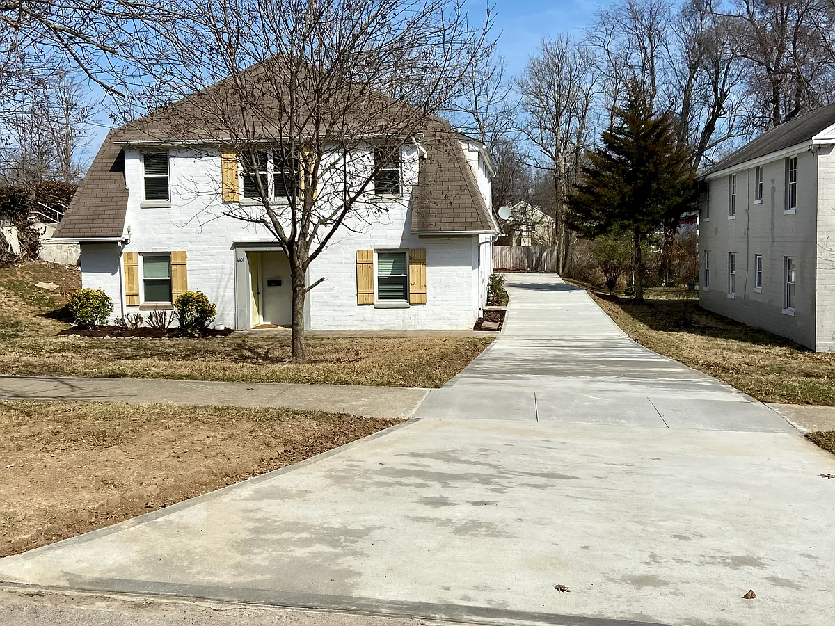 Photo 1 of 21 - 468 Henry Clay Blvd #468 - Lexington, KY Primary Photo - 468 Henry Clay Blvd #468