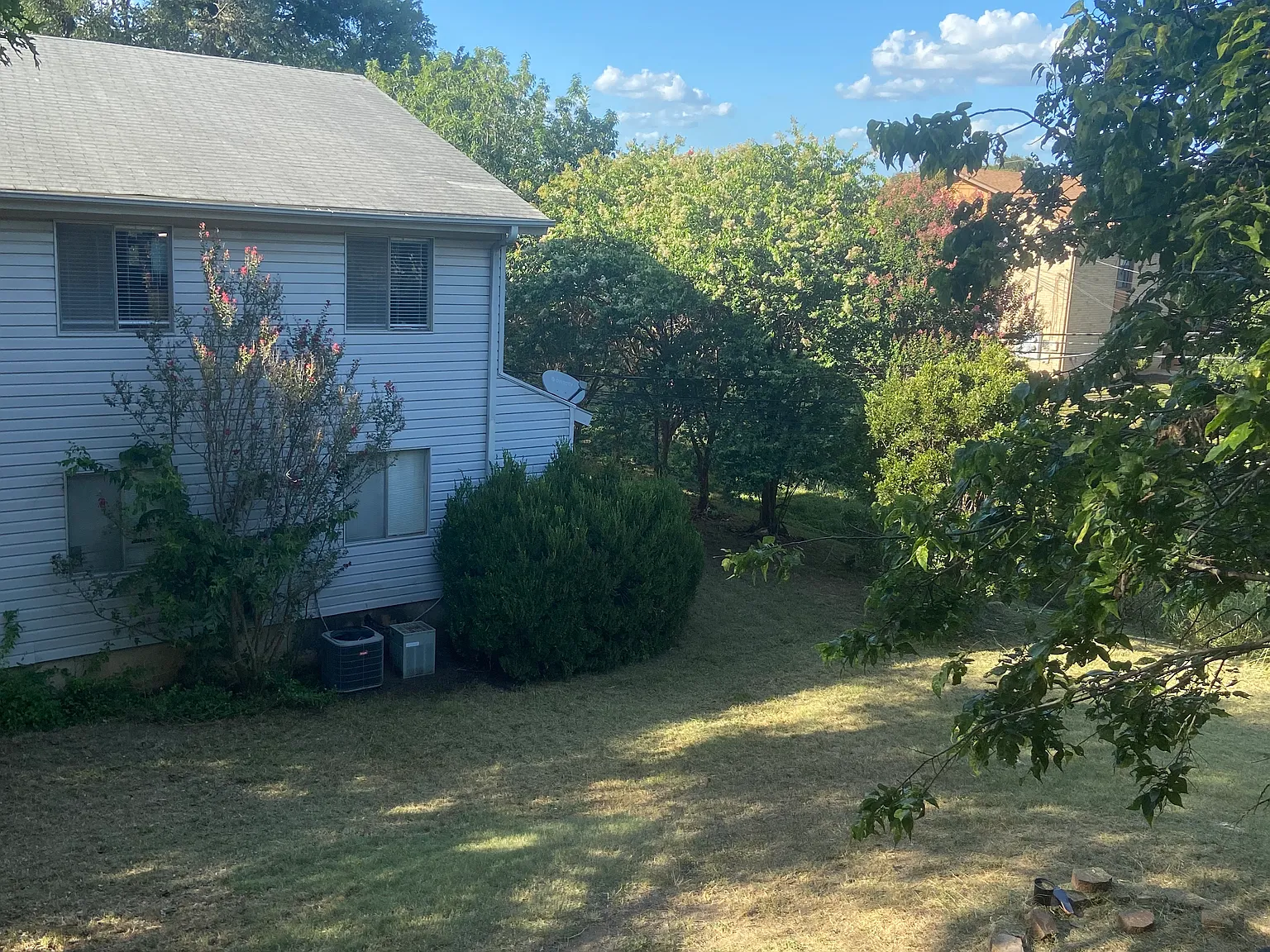 114 Lady Bird Ln — Photo 1