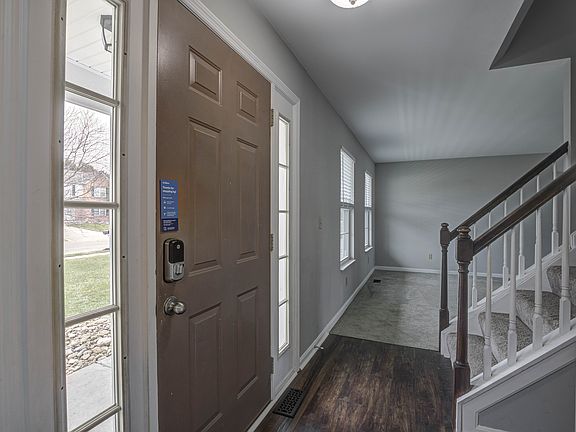 5th image of 972 Grandstone Ct