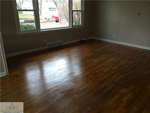 4th image of 1021 W Colonial Park Dr